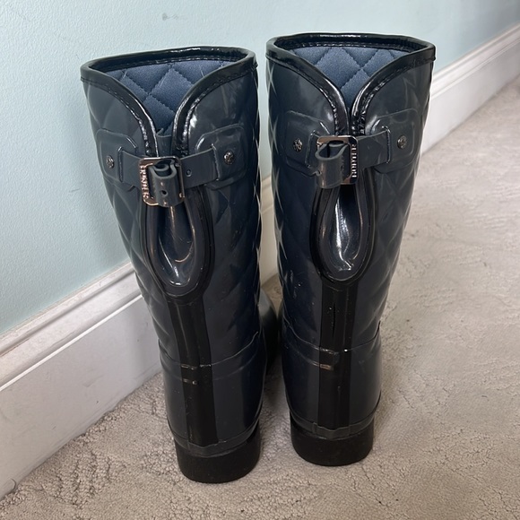 Hunter Refined High Gloss Quilted Short Waterproof Rain Boot in Dark Slate - Picture 2 of 7
